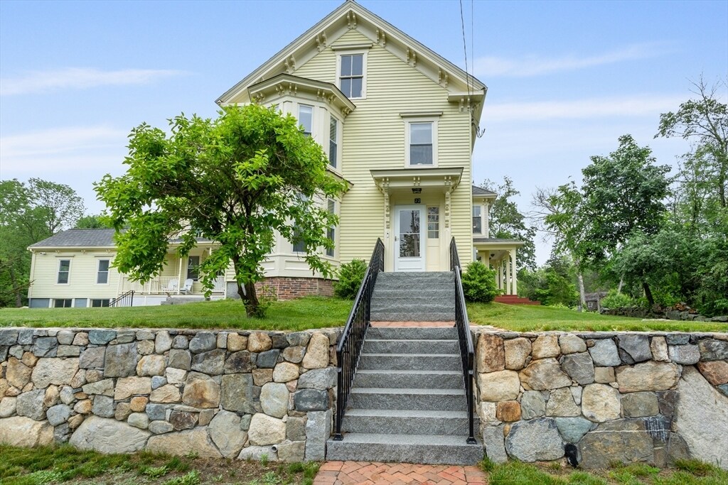 22 Old Lowell Rd in Westford, MA - Building Photo