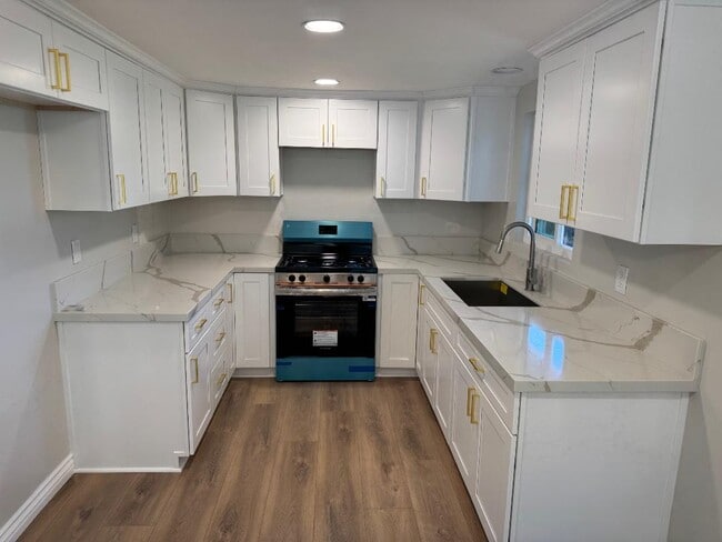 966 W 5th St, Unit #1 in Corona, CA - Building Photo - Building Photo