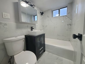 750 N Broad St in Elizabeth, NJ - Foto de edificio - Building Photo