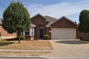 8613 Silverbell Ln in Fort Worth, TX - Building Photo
