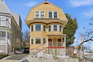 11 Asticou Rd, Unit 11 in Boston, MA - Building Photo