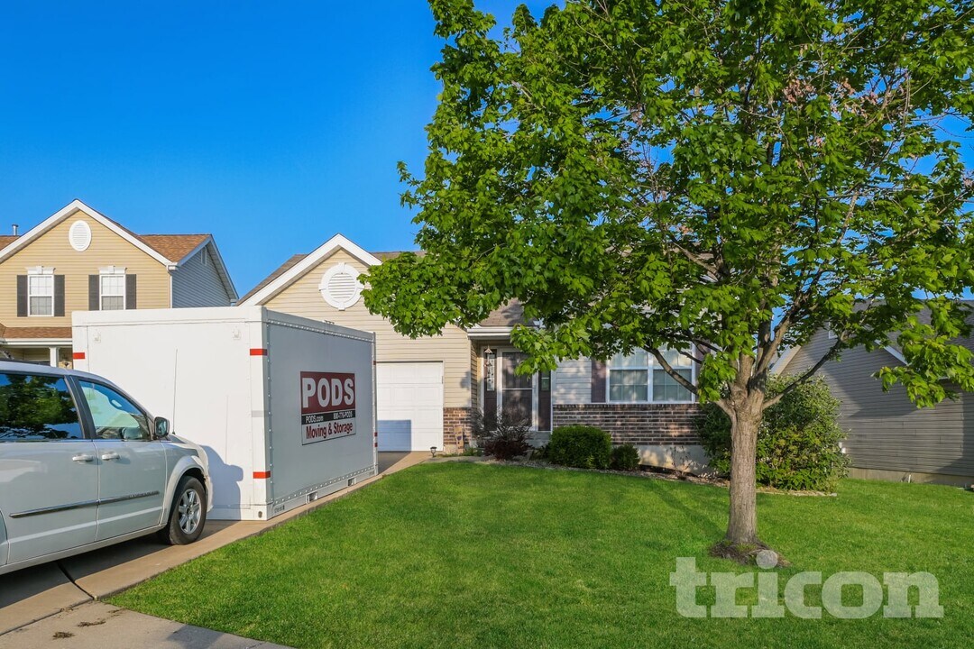 29 Brookfield Ct in Wentzville, MO - Foto de edificio