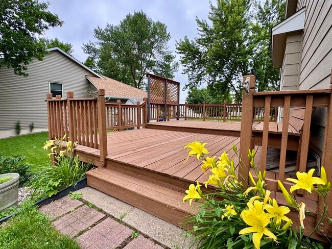 1440 Hunter Square in Waconia, MN - Building Photo - Building Photo