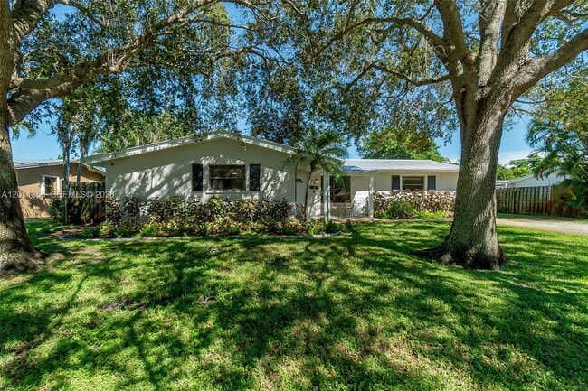 712 Tradewind Dr in North Palm Beach, FL - Building Photo - Building Photo
