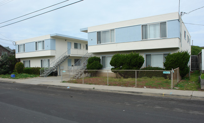 73 Carmel Ave in Pacifica, CA - Building Photo - Building Photo