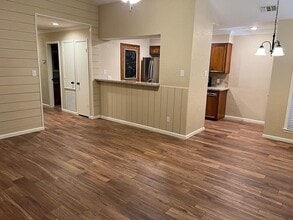 111 Briar Ridge Dr in Bellville, TX - Building Photo - Building Photo