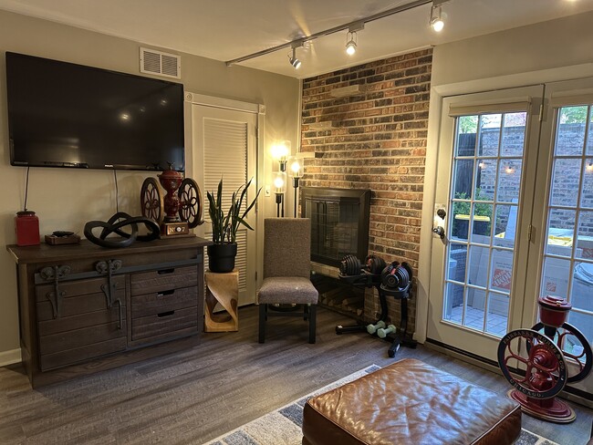 1846 N Hudson Ave, Unit 1846 Hudson in Chicago, IL - Building Photo - Building Photo