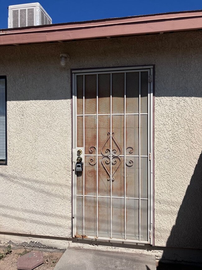 property at 838 E Adams St