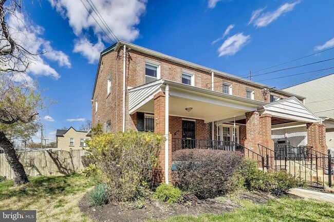 property at 1900 R St SE