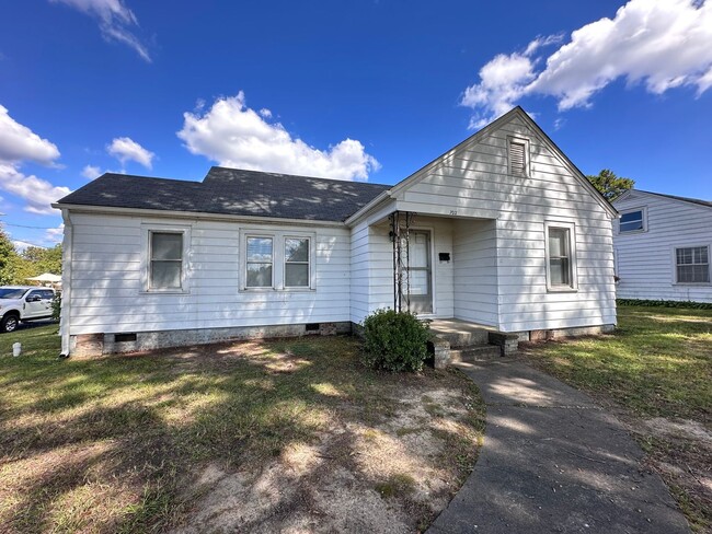 property at 702 S Beaumont Ave