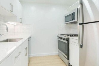 475 9th Ave in New York, NY - Building Photo - Building Photo