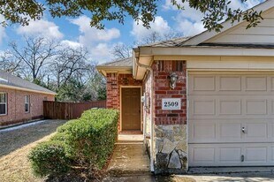 2509 Wood River Pkwy in Mansfield, TX - Building Photo