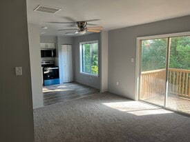 124 Kittery Ct, Unit 124 in Sellersville, PA - Building Photo