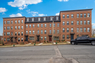 Veitch Place in Arlington, VA - Foto de edificio - Building Photo