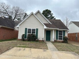 5371 Bradley Dr in Southaven, MS - Building Photo