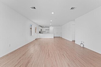 9142 Burnet Flds Dr in Baytown, TX - Building Photo - Building Photo