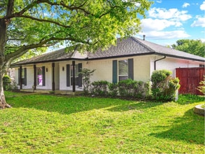 900 Westminster Dr in Richardson, TX - Foto de edificio - Building Photo