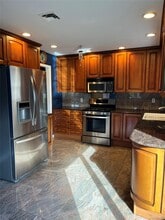 429 E Park Ave in Long Beach, NY - Building Photo - Building Photo