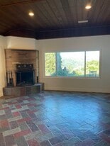 20964 Colina Dr in Topanga, CA - Building Photo