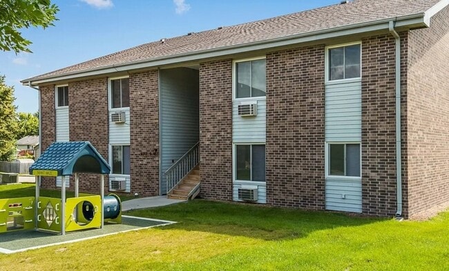 property at 918 E 17th St