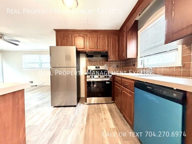 3930 Carlyle Dr in Charlotte, NC - Building Photo - Building Photo