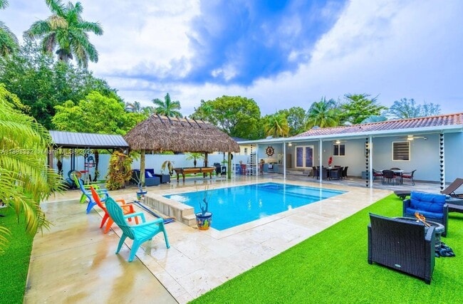 348 Minola Dr in Miami Springs, FL - Building Photo - Building Photo