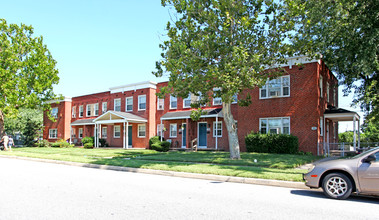 Gray Haven Townhomes in Dundalk, MD - Foto de edificio - Building Photo