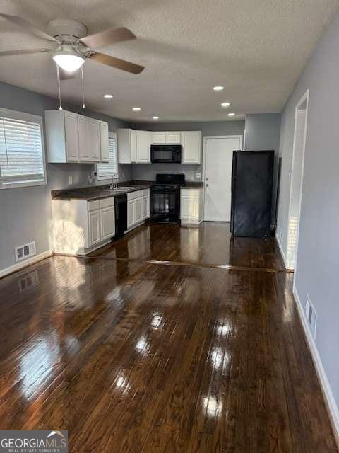3741 Hopkins Rd in Powder Springs, GA - Foto de edificio - Building Photo