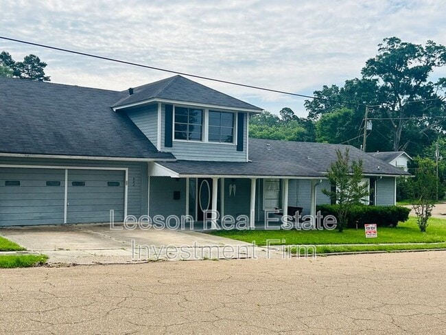 property at 802 Jefferson St