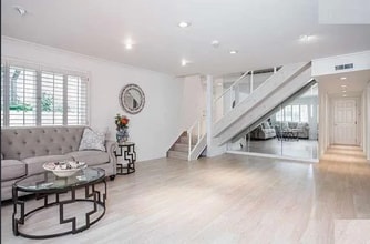 745 Oxford Ave in Marina Del Rey, CA - Foto de edificio - Building Photo