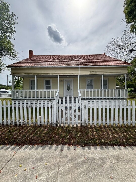 20 Church St in Ludowici, GA - Building Photo