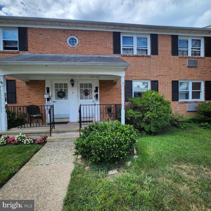2 Sterling Terrace in Stratford, NJ - Building Photo