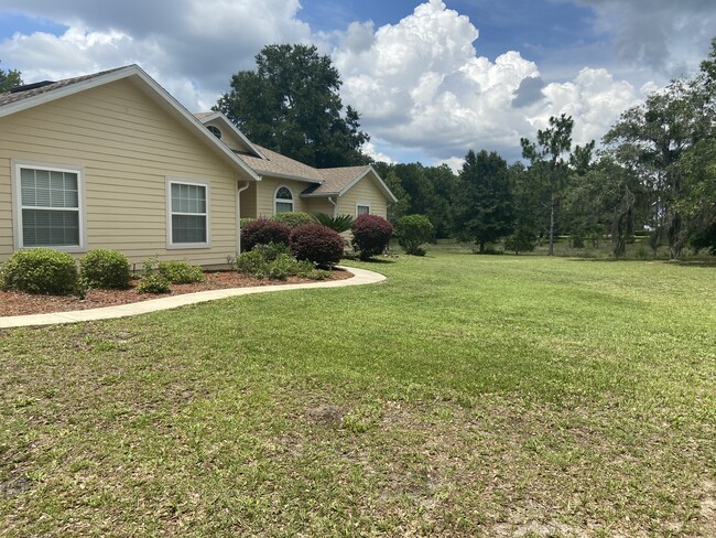 8662 SW 89th Ln in Gainesville, FL - Foto de edificio - Building Photo