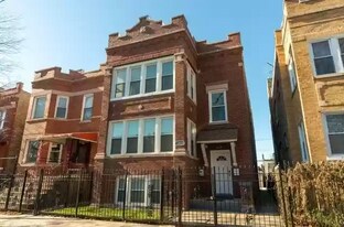 2428 N Avers Ave, Unit 2 in Chicago, IL - Building Photo