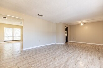 2943 Keslake St in San Antonio, TX - Building Photo - Building Photo