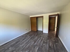 178 Churchill Dr in Newington, CT - Foto de edificio - Building Photo