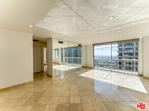 10751 Wilshire Blvd in Los Angeles, CA - Building Photo - Building Photo