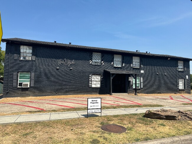 308 E 8th St in Dallas, TX - Foto de edificio - Building Photo