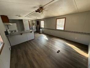 773 Barren Hollow Rd in Hurricane Mills, TN - Building Photo - Building Photo