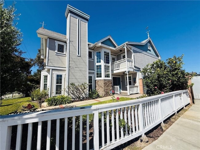 1702 Lake St in Huntington Beach, CA - Building Photo - Building Photo