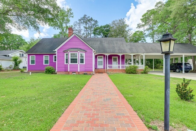 property at 206 Lakeland Dr