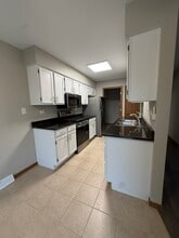 45 Spuhler Dr in Batavia, IL - Building Photo - Building Photo