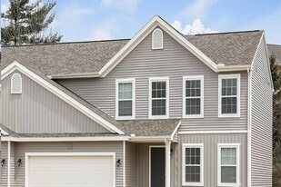 1039 Broken Ridge Dr in Lansing, MI - Building Photo