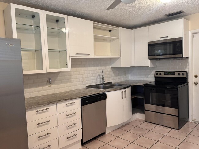 5267 Edgewood Dr in Greenacres, FL - Building Photo - Building Photo