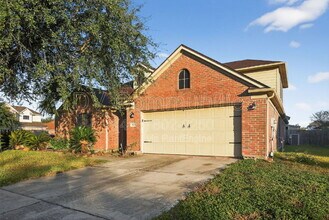 5603 Caraway Lake Dr in Baytown, TX - Building Photo - Building Photo