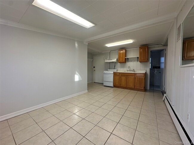 property at 3 Maple Pl