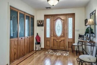 24 Cable Ln in Hicksville, NY - Building Photo - Building Photo