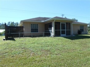 501 East 10th Street in Lehigh Acres, FL - Building Photo - Building Photo