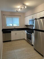 2704 Dartmouth Rd, Unit 5 in Alexandria, VA - Building Photo