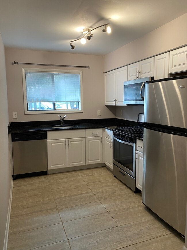 2704 Dartmouth Rd, Unit 5